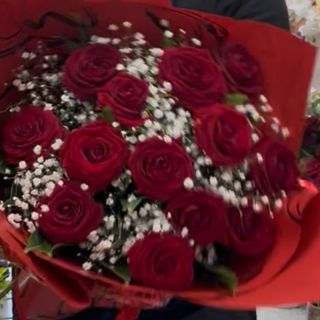 13 rose rosse