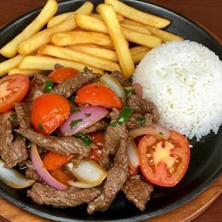 Lomo saltado