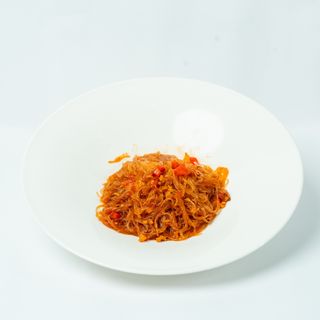 Spaghetti di soia con carne piccante