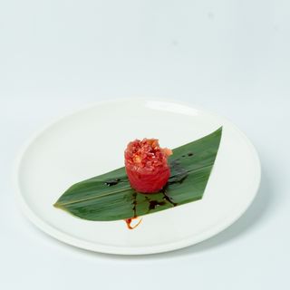 Gunkan spicy tuna