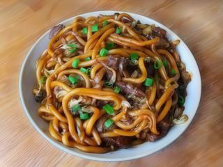 Udon con manzo