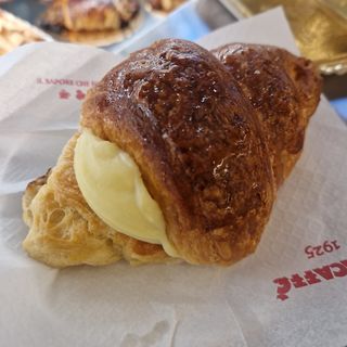 Cornetto alla crema