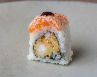 107 Tartare di salmone roll - 4 pezzi