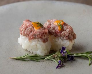 68 Nigiri manzo - 2 pezzi