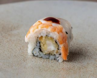 106 Rainbow tempura roll - 4 pezzi