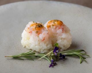 64 Nigiri polpa riccio - 2 pezzi