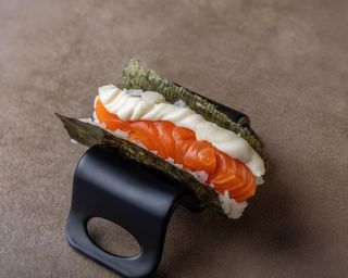 95 Temakizushi salmone Philadelphia