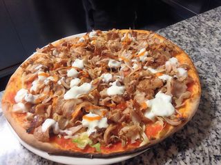 Kebab pizza
