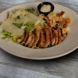 Caesar salad con pollo