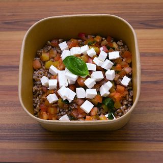 Farro freddo, feta DOP, pomodori a cubetti e basilico fresco S