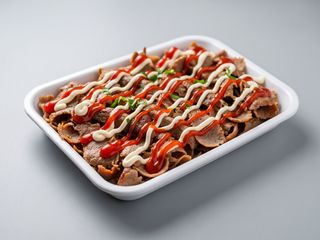 Piatto kebab e verdure alla piastra
