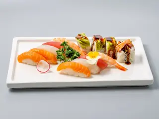 175. Sushi e sashimi misto 24 pezzi