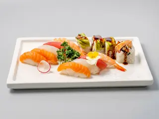 173. Sushi misto 13 pezzi