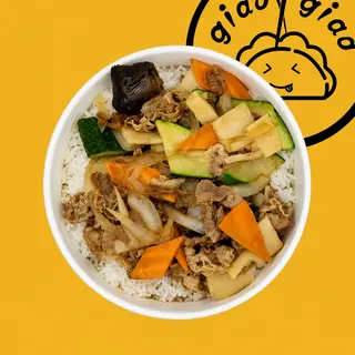 90. Riso con carne di manzo e verdure