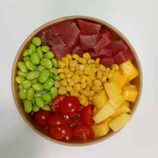 Poke tuna bowl