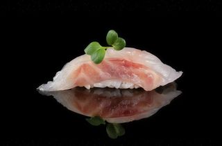 303 Nigiri ricciola - 2 pezzi