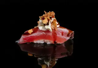 318 Nigiri crispy maguro - 2 pezzi