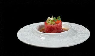 19 Tobiko maguro tartare