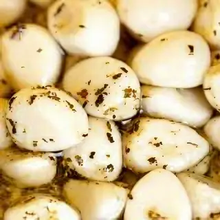Aglio sott'olio trattato - 100g