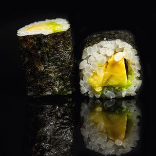 124.Hosomaki avocado