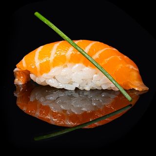 40.Salmone