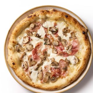 Pizza Prosciutto e Funghi