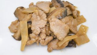 Maiale funghi e bambù