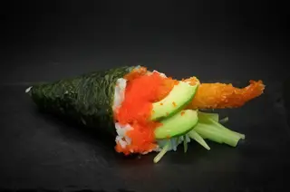Temaki temputa di gamberi