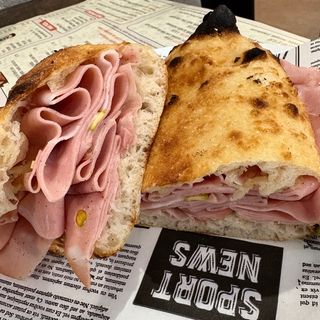 Mortadella, limone, pepe