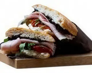 17. Speck del Trentino, gorgonzola DOP, rucola, noci sgusciate