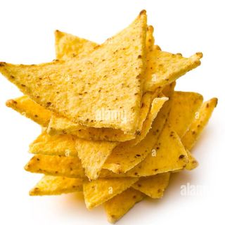 Nachos con salsa ketchup e maionese