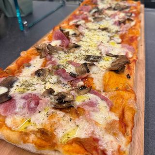 Prosciutto e funghi teglia