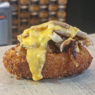 Crocchè con porchetta e cheddar