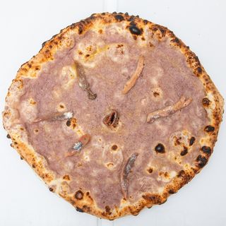 Pizza in salsa