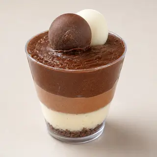 Mini mousse ai 3 cioccolati