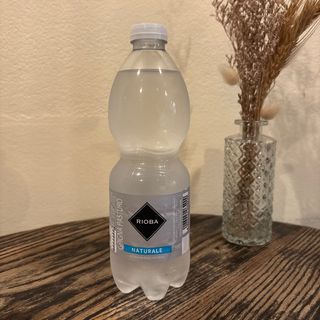 Acqua naturale