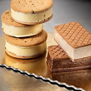 Biscotto gelato al cioccolato