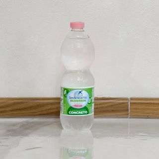 Acqua naturale