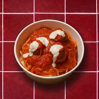 Pasta con polpetta di pollo
