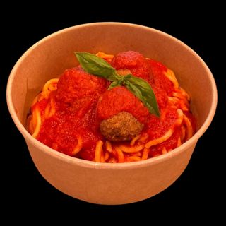 Pasta con polpetta vegana