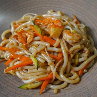 Udon con frutti di mare