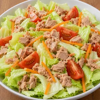 Insalata con tonno grande