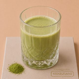 Cappuccino Matcha con latte vaccino