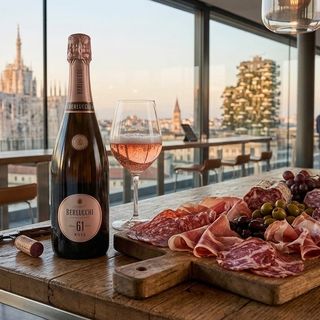 Bottiglia Franciacorta rosè berlucchi 61 con tagliere di salumi per 2 persone
