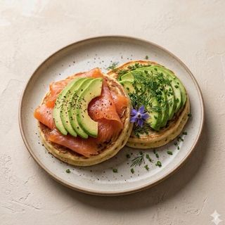 Pancake con salmone affumicato e avocado