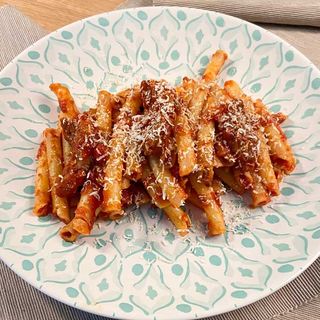 Ziti spezzati al ragù napoletano