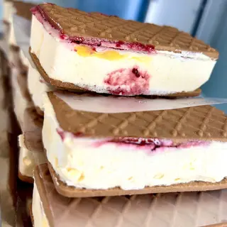 Biscottino semifreddo amarena