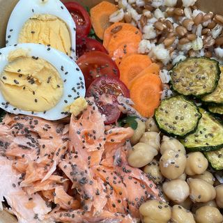 Bowl con salmone