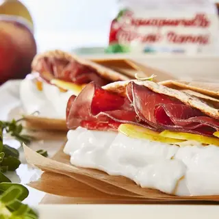 PIADINA BRESAOLA