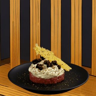 Tartare con pate' di olive